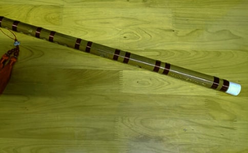 會吹笛子的小白兔_500字