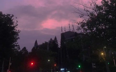 ��ҹ�W�q��΢Ц��������