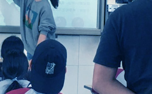 �����ߺ����R(sh��)�������Ľ���Ӌ(j��)��