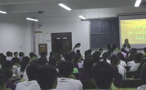 最新班組長(zhǎng)競(jìng)聘書(shū)