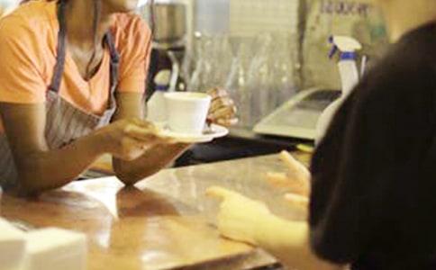 城市的客人的情感散文