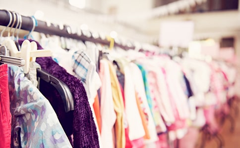 美術(shù)教案:娃娃的衣服