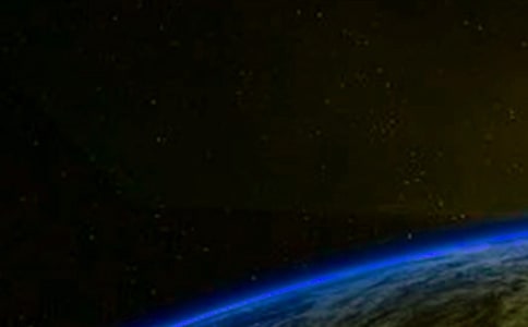 ���溆ʷ�x��У�ͨ��10ƪ��